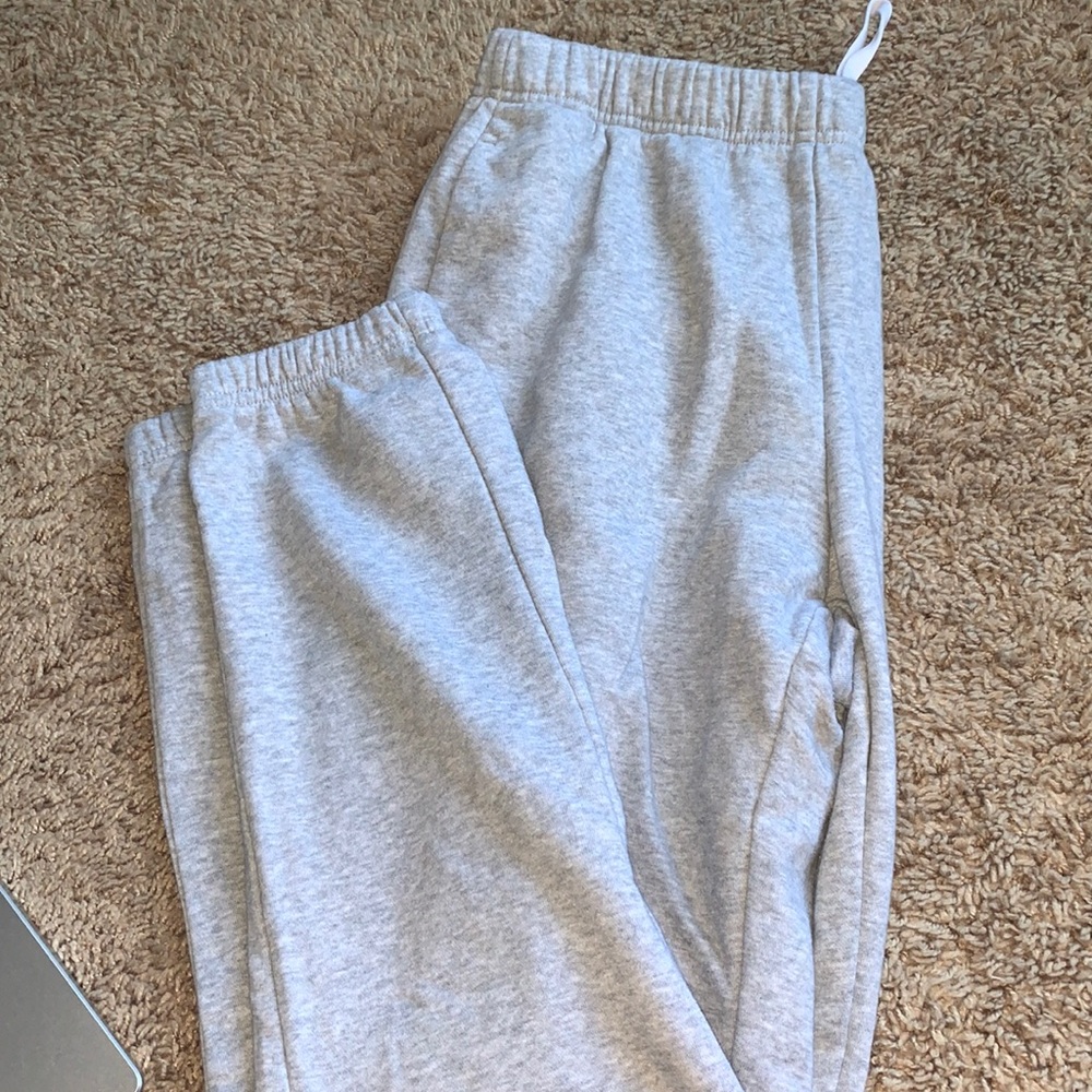 Gray sweatpants size medium